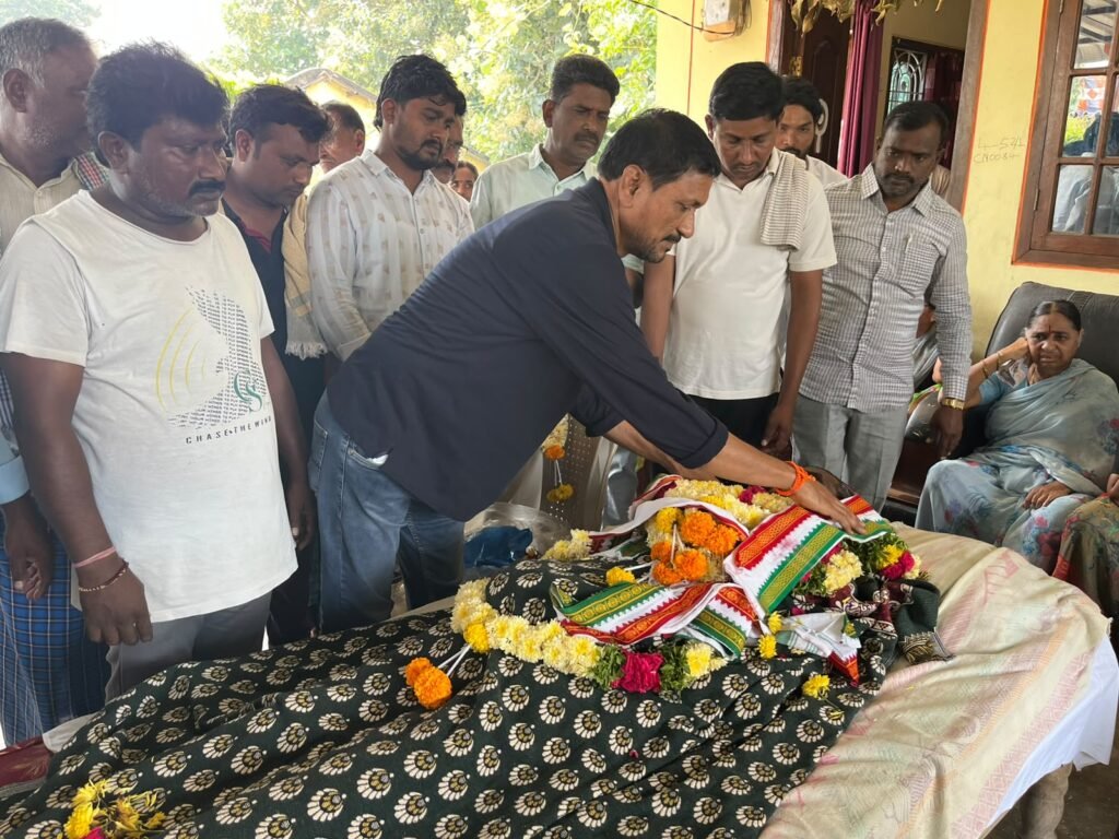 కొరకొప్పుల సత్యనారాయణకు కాంగ్రెస్ నాయకుల నివాళులు.