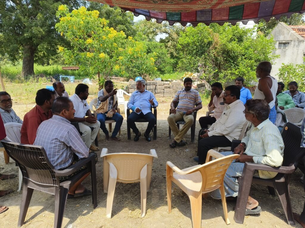 మల్లారంలో బాధిత కుటుంబాలను పరామర్శించిన పుట్ట మధూకర్.