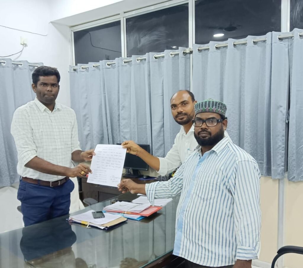 50వ డివిజన్‌లో కోతుల బెడదకు పరిష్కారం కోరిన కాంగ్రెస్ నాయకులు.విద్యార్థులు, వృద్ధులు, ప్రజలకు ఇబ్బందులు లేకుండా చర్యలు తీసుకోవాలని వినతి