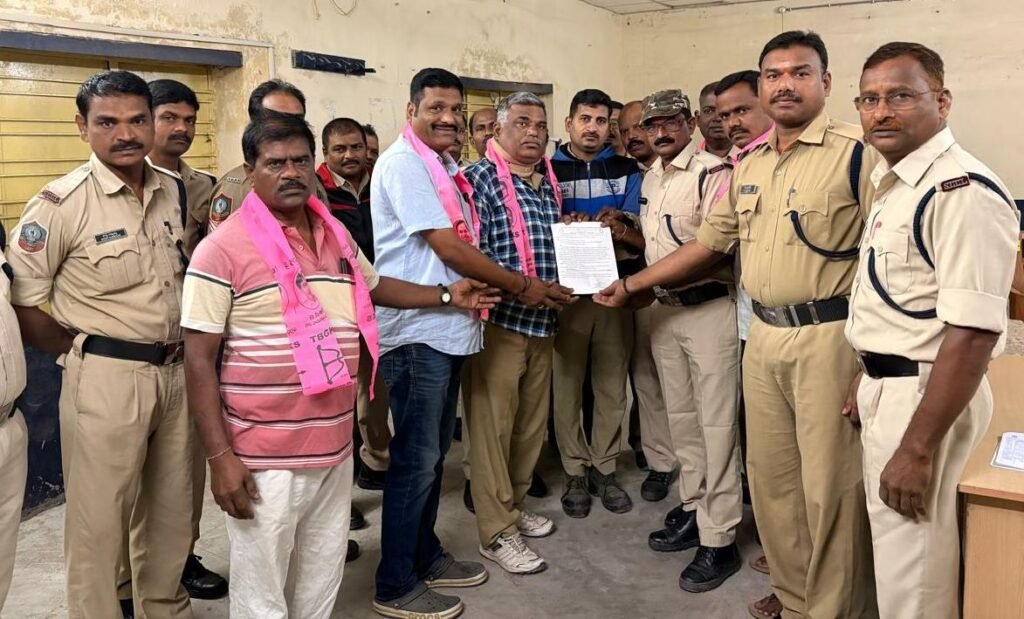 సింగరేణి వాస్తవ లాభాలను ప్రకటించాలి.