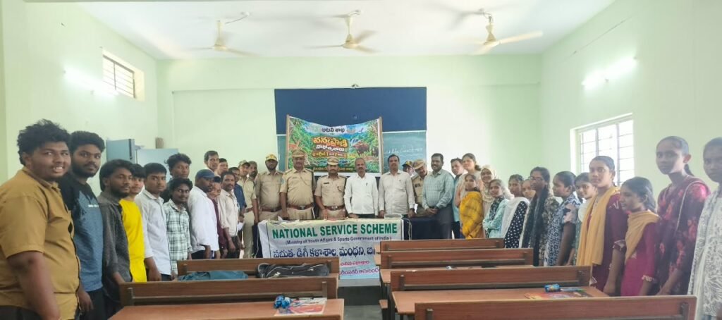 వన్యప్రాణులను సంరక్షించుకోవాలి,అడవులు, జీవవైవిధ్యాన్ని కాపాడితేనే పర్యావరణ సమతుల్యతమంథని ఫారెస్ట్ రేంజ్ ఆఫీసర్ ఎం.వి. నాయక్
