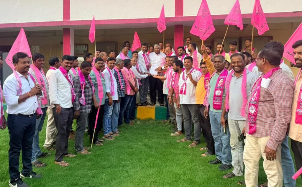 36 శాతం లాభాల వాటా కార్మికులకు చెల్లించాలి,వాస్తవ లాభాలను వెంటనే ప్రకటించాలి.ఆర్జీ-3 జీఎం కార్యాలయం ఎదుట టీబీజీకేఎస్ ధర్నా