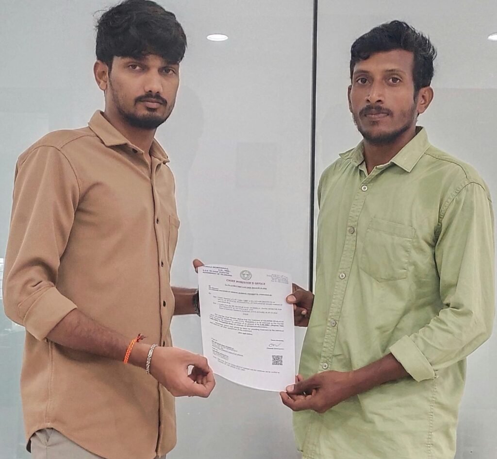 అనారోగ్య బాధితురాలికి మంత్రి శ్రీధర్‌బాబు అండ,కలవేన దేవలతకు రూ.2.50 లక్షల ఎల్‌ఓసీ చెక్కు మంజూరు.