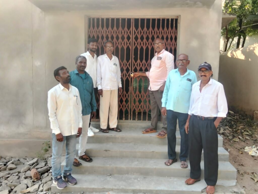 ప్రారంభానికి నోచుకోని ఆరోగ్య ఉప కేంద్రం!ప్రజలకు అందని వైద్య సేవలు..