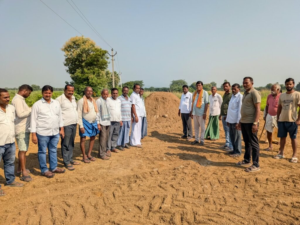 రాజకీయాలకు అతీతంగా బతుకమ్మ మైదానం సిద్ధం,మాజీ ఎంపీపీ, జడ్పీటీసీ నాగినేని జగన్మోహన్‌రావు చొరవతో మొరం పనులు పూర్తి,గ్రామస్తుల కృతజ్ఞతలు