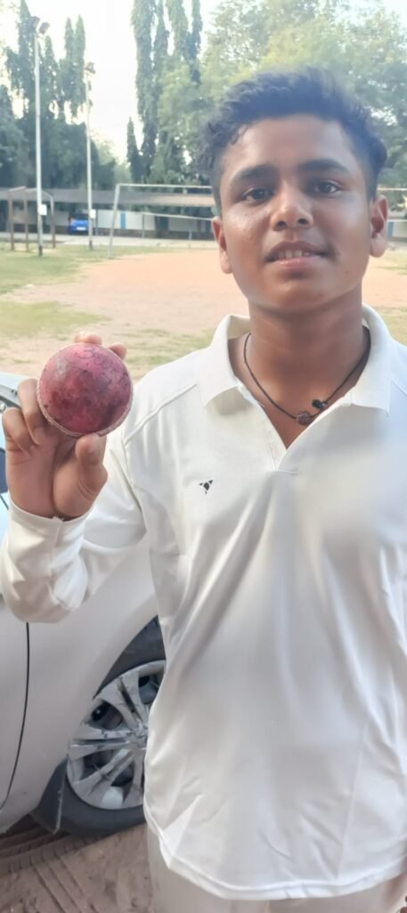 ఎస్‌జీఎఫ్ క్రికెట్‌లో సాక్షిత్ రావు అద్భుత ప్రతిభ.రెండు ఓవర్లలో మూడు వికెట్లు.. ఏడు పరుగులే ఇచ్చి ప్రత్యర్థి జట్టుకు కట్టడి
