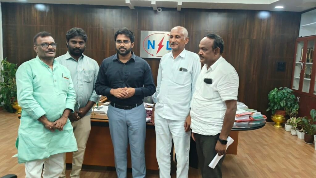 మంథని నియోజకవర్గంలో విద్యుత్ సరఫరా మెరుగుపరచాలి.