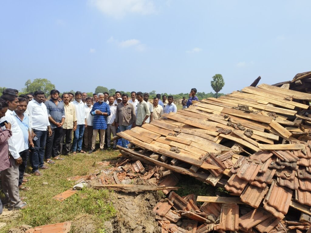 అయ్యాకొడుకుల పాలనలో అభివృద్ధి ఎక్కడ?