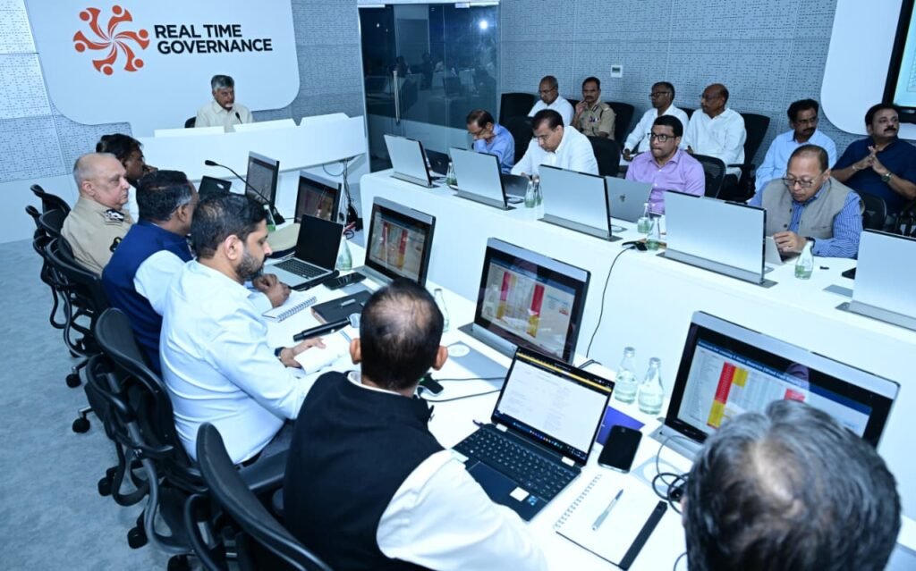 సెక్రటేరీయేట్ చేరుకున్న ముఖ్యమంత్రి నారా చంద్రబాబు